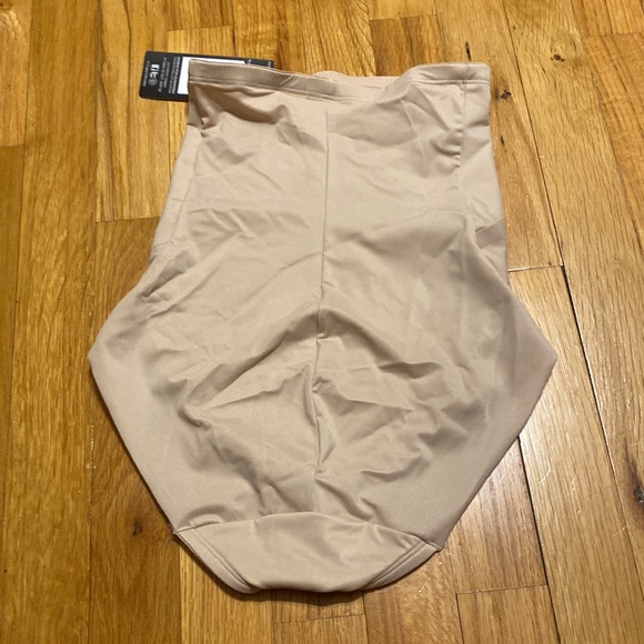 NWT tummy tux extra firm control hi waist brief shapeware - Picture 2 of 7